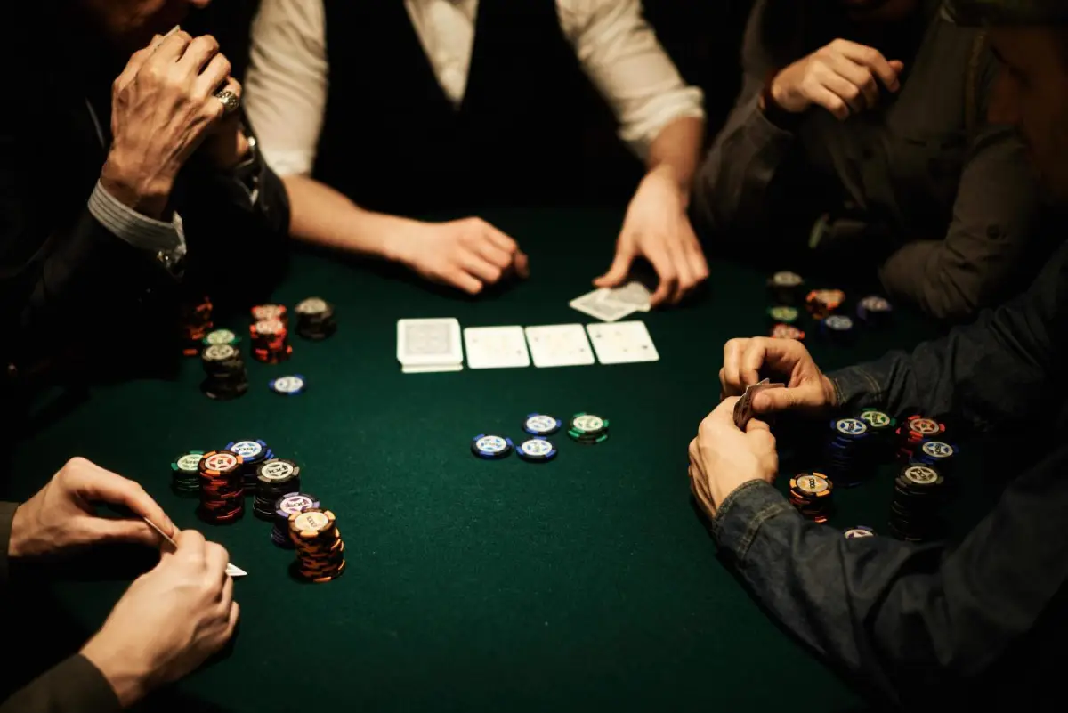Lý do nên chọn chơi Poker tại cổng game Go88