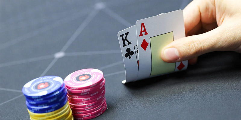 Mini Poker có nhiều lợi thế hơn Poker